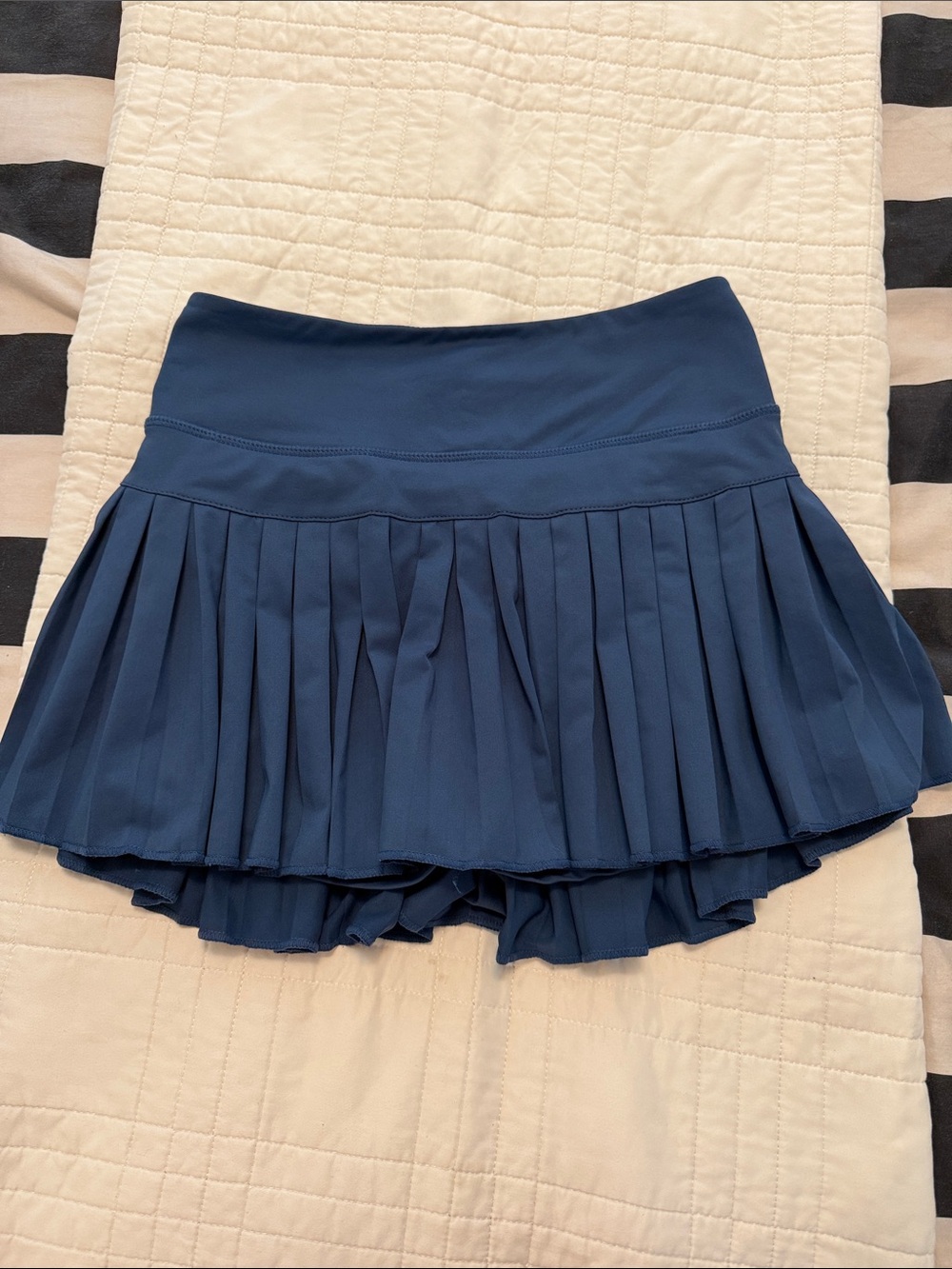 Goldhindge: Pleated Active Skort - Navy